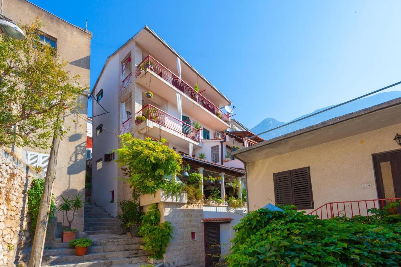 11063b Apartment